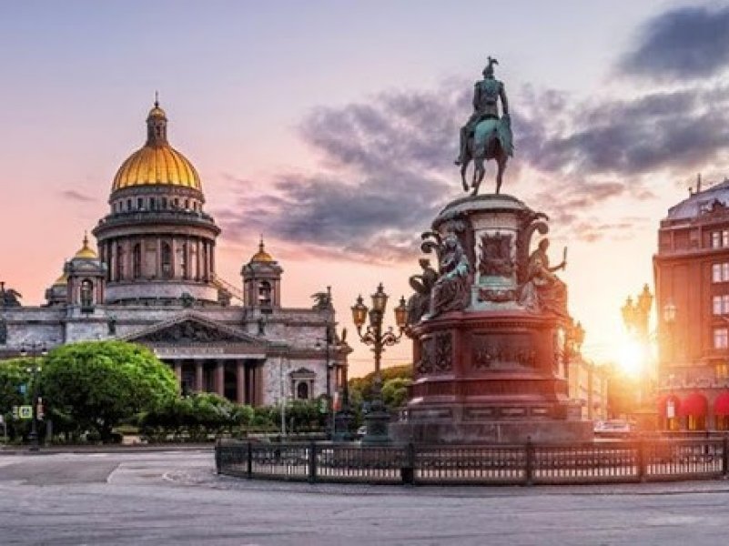 Петербург сегодня отмечает 317 лет со дня своего основания