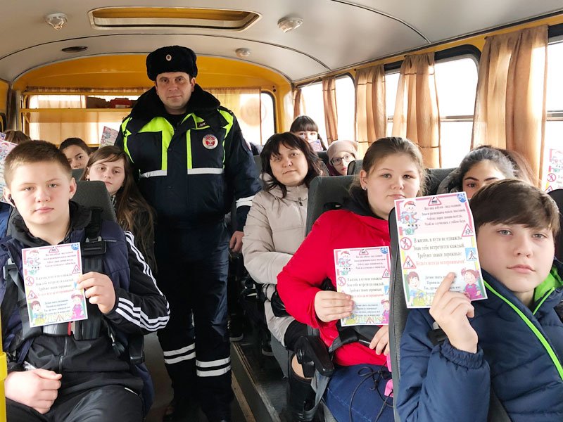 Перевозка детей в школьных автобусах 