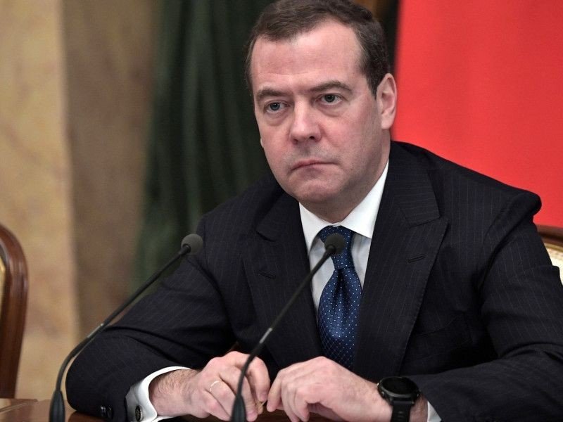 Медведев : Россия продолжит освобождать «занятые неонацистами» территории