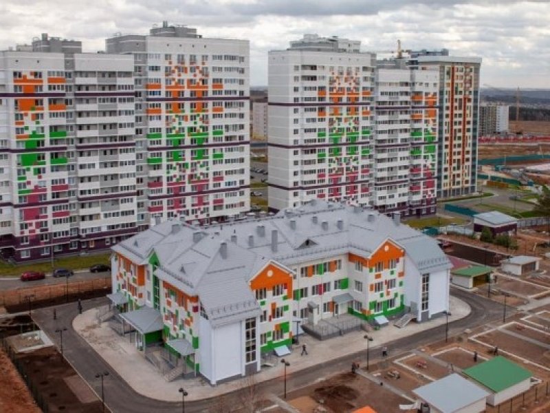 В России хотят заставить застройщиков строить школы и детсады в новых комплексах