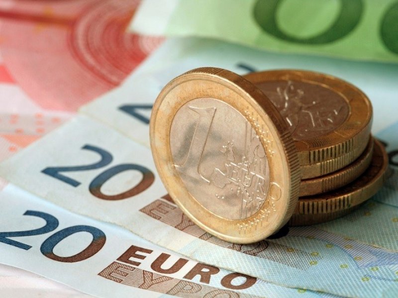 Курс евро впервые превысил 87 рублей