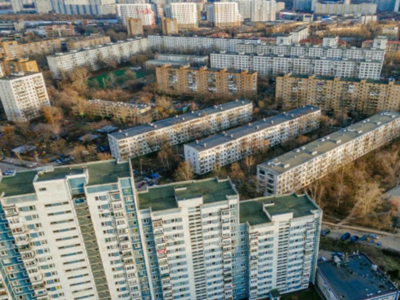  Названы города России с подешевшим жильем