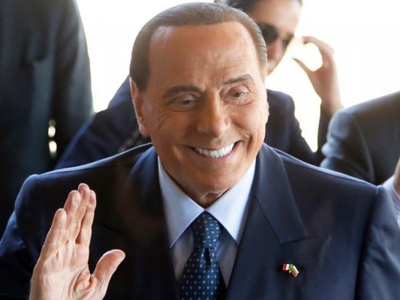 Берлускони избрали в итальянский Сенат