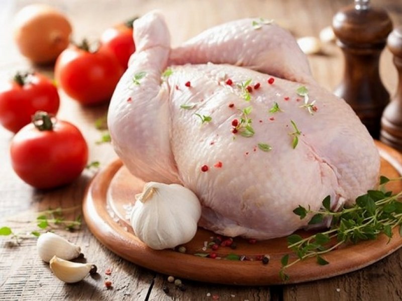  В России упали продажи мяса и курицы
