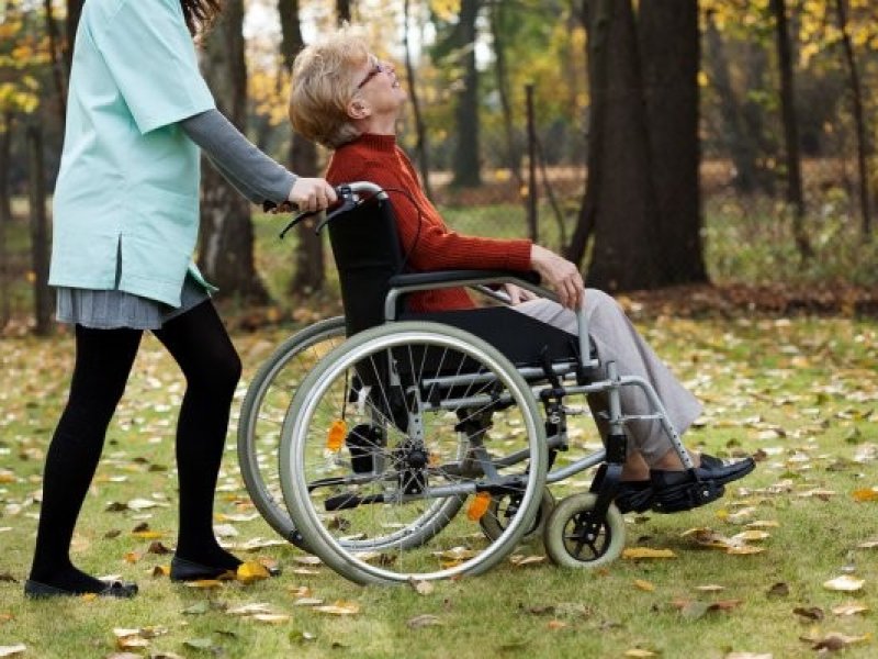  В России расширили  перечень социальных услуг для пожилых и инвалидов