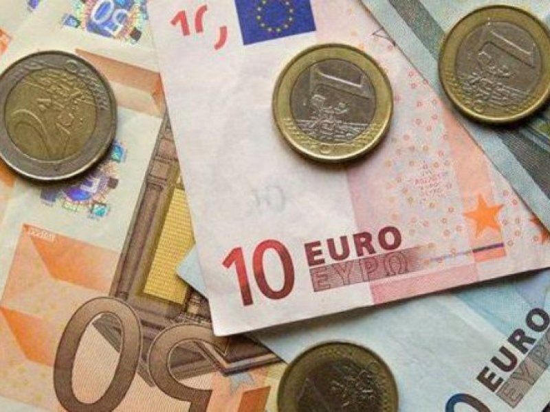 Курс евро впервые превысил 85 рублей 