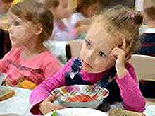 В России открыли горячую линию по качеству питания в школах и детсадах
