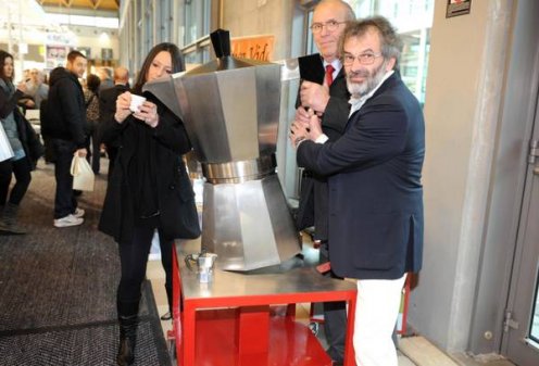 В Италии представили самую большую в мире кофеварку «Мока»