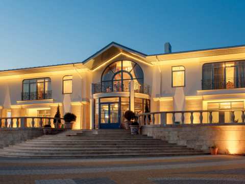 Villa Romanov Wine Club &amp; SPA