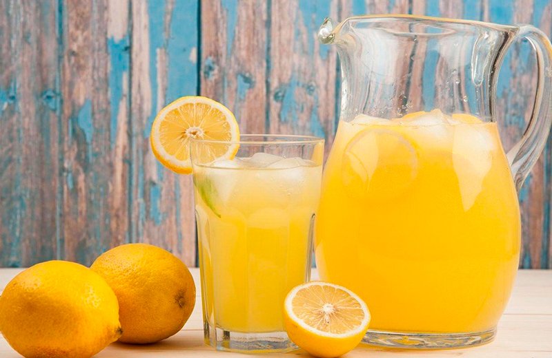 Напитки - лимонный напиток