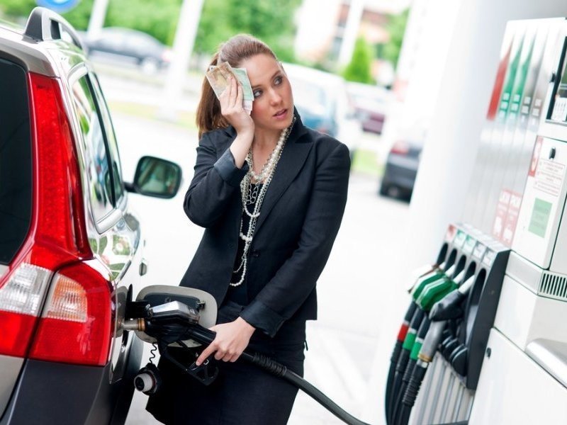 В России цены на бензин рекордно выросли