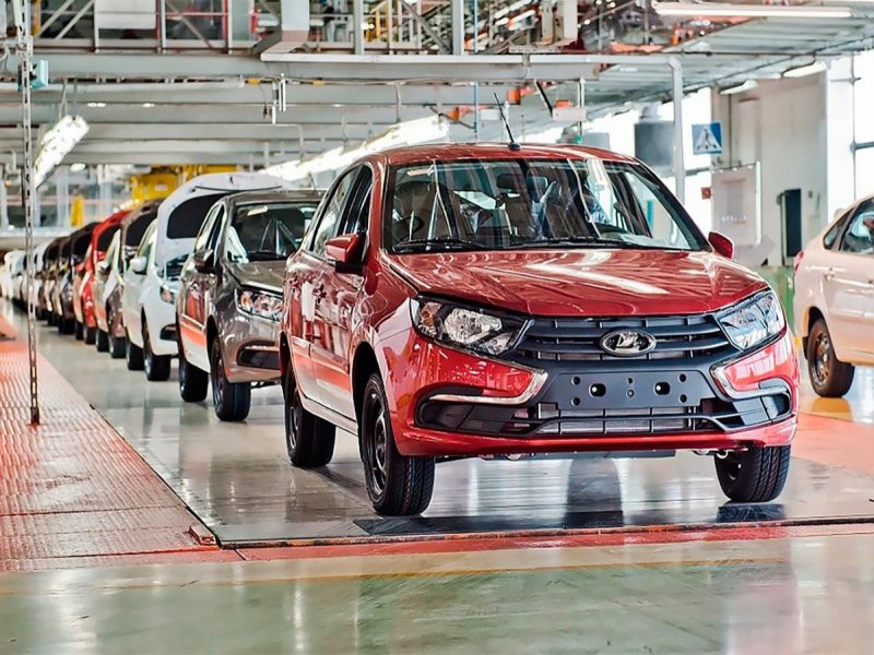  Компания «АвтоВАЗ» в мае начнет выпускать 560 новых Lada Vesta в сутки  
