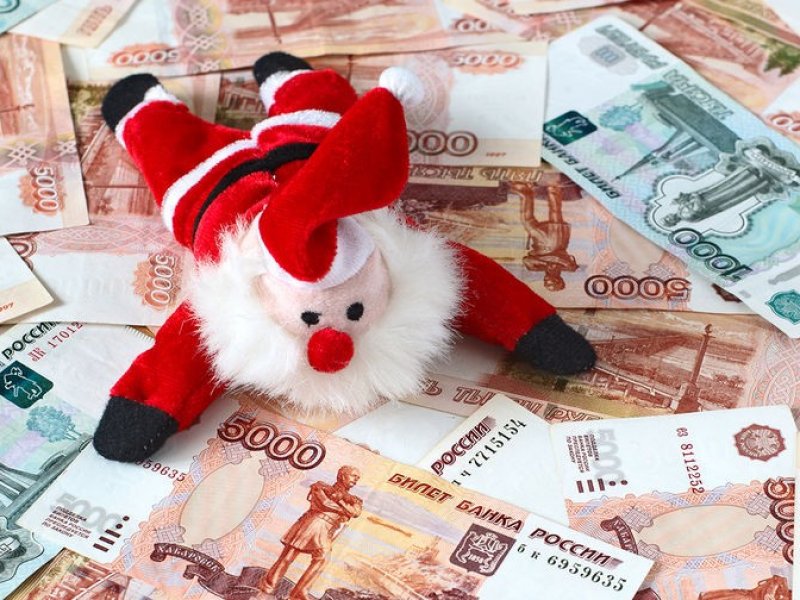  В России большинство работодателей не  будут выплачивать новогодние премии