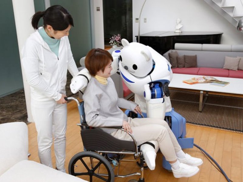   Компания Sony изобрела робота  для ухода за больными и престарелыми