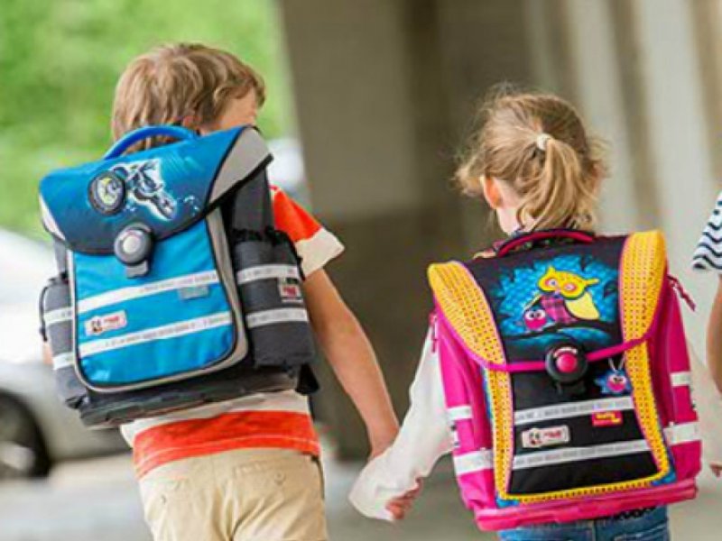 Врачи предупреждают : тяжелые школьные рюкзаки  опасны для ребенка