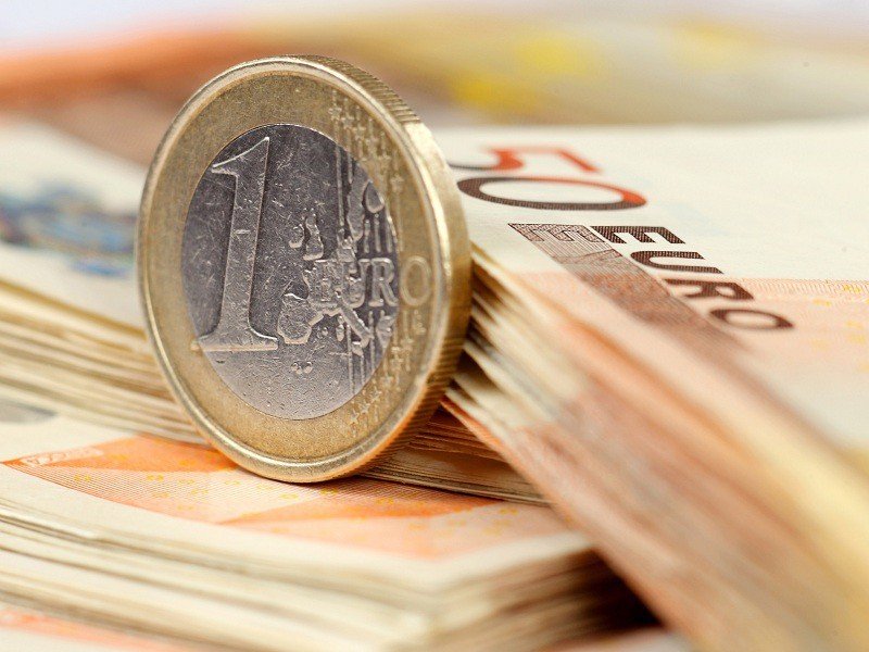   Евро впервые с 2016 года вырос более 89 рублей