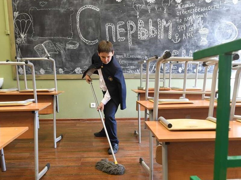 В России  школьников  обяжут трудиться на пользу общества без согласия родителей