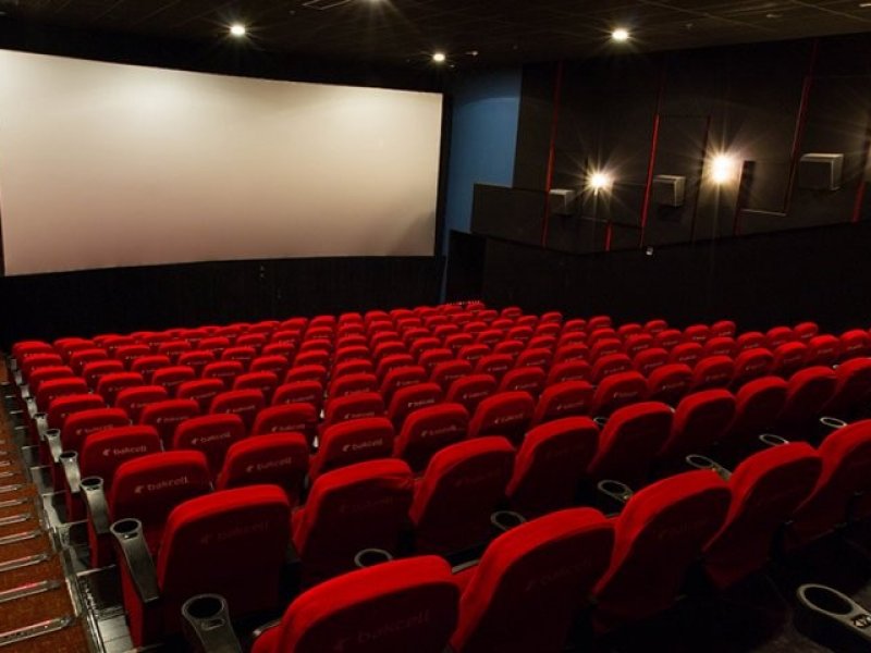 В России более 100  кинотеатров приостановили работу