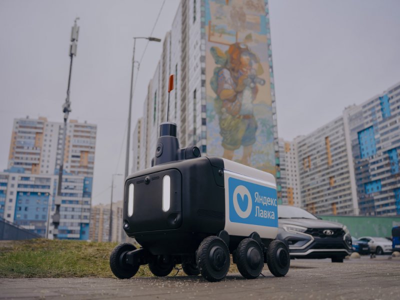 Яндекс запустил роботов-доставщиков в Санкт-Петербурге