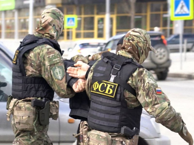 В  России ФСБ задержала преступников, помогавших мошенникам из кол-центров Украины