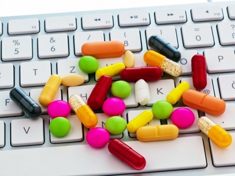  В России принят закон о продаже лекарств через интернет