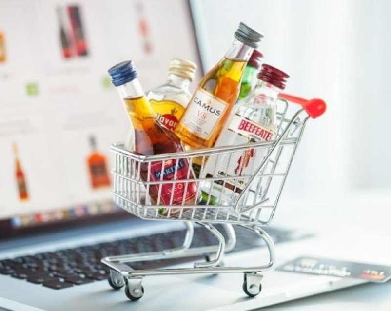  В России предлагают разрешить онлайн-продажу алкоголя  