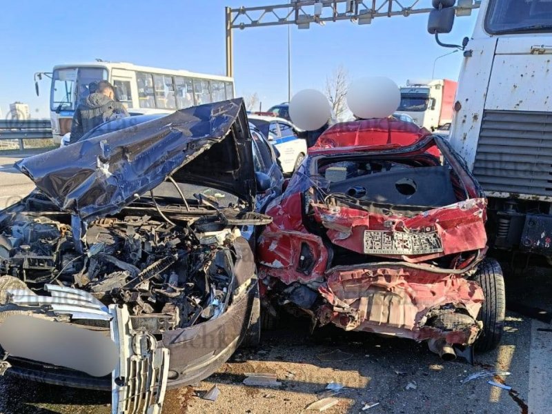 В Краснодаре произошло массовое  ДТП с участием 7 автомобилей  