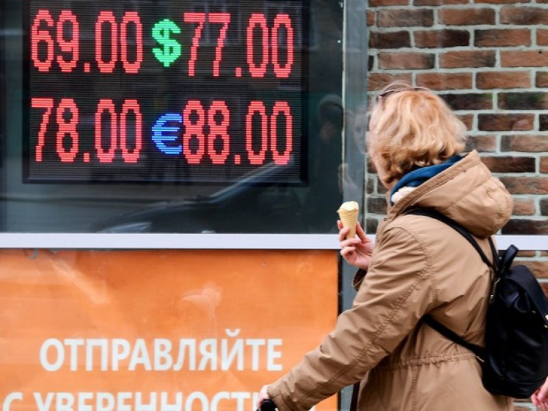  Как изменится жизнь россиян после обвала  рубля