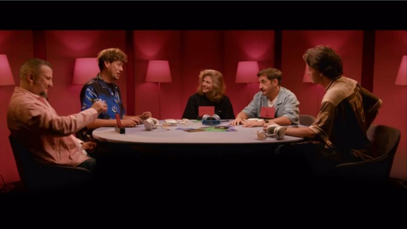 Громкий вопрос с Лизой Варварой Арановой Видео Видео шоу, приколы, подкасты