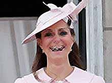 Хочешь узнать первым кого родит британская  принцесса?
Кейт Миддлтон привезли в больницу 