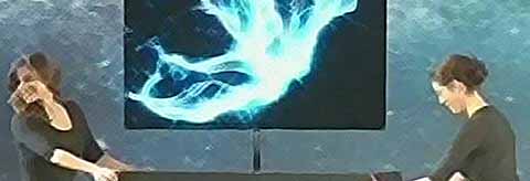 Супертонкий телевизор и ультрабуки на выставке в Лас-Вегасе
(видео)