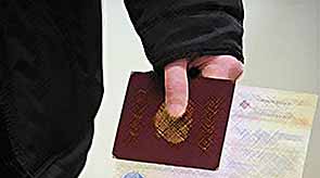 Бумажные паспорта  скоро исчезнут