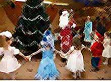 Городская администрация подарила новогоднее представление   детям Тимашевска
