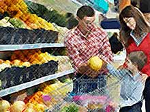Большинство россиян покупают большую часть продуктов в торговых сетях