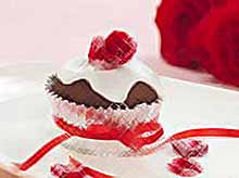 Шоколадные кексы с глазурью на День святого Валентина.