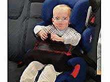 Ребенка оставили в ЗАКРЫТОЙ машине