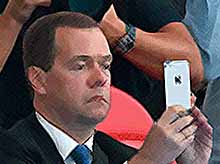 
Медведев назвал студентам  свой любимый гаджет