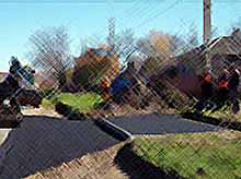 В Тимашевске строят новые остановки для автобусов.