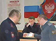 Начальник полиции  Тимашевска поздравил своих сотрудников  с Днем защитника Отечества.