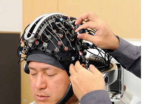 В Японии изобрели аппарат, который может двигать предметы силой мысли